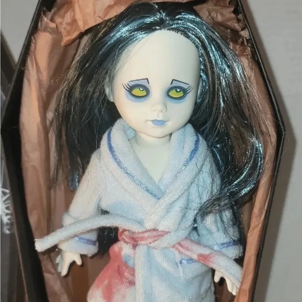 Living Dead Dolls Series 17 Urban Legends The Unwilling Donor